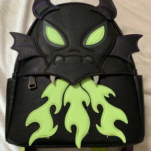 NWT Loungefly Maleficent Diablo Dragon bag- glows in the dark! 🔥🔥